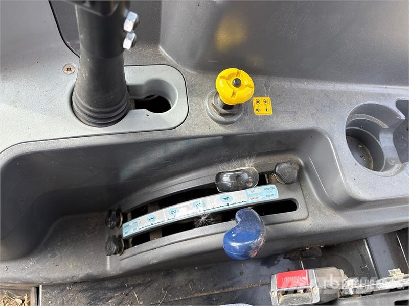 Kioti PX9020 4WD Tractor Traktorit