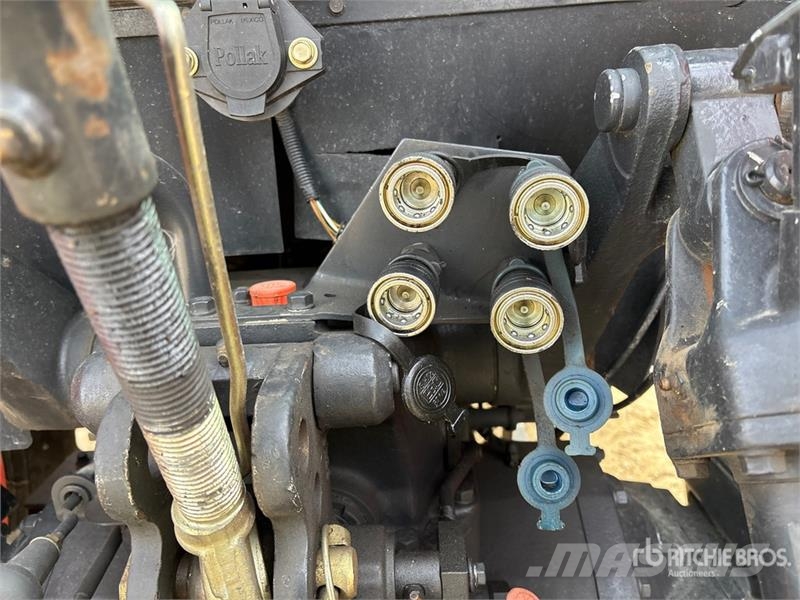 Kioti PX9020 4WD Tractor Traktorit