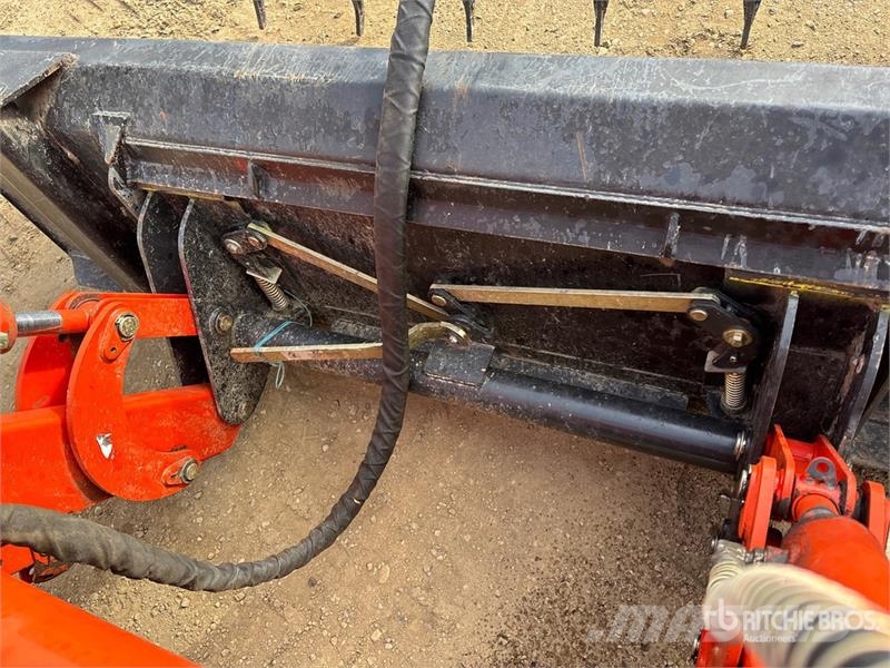Kioti PX9020 4WD Tractor Traktorit