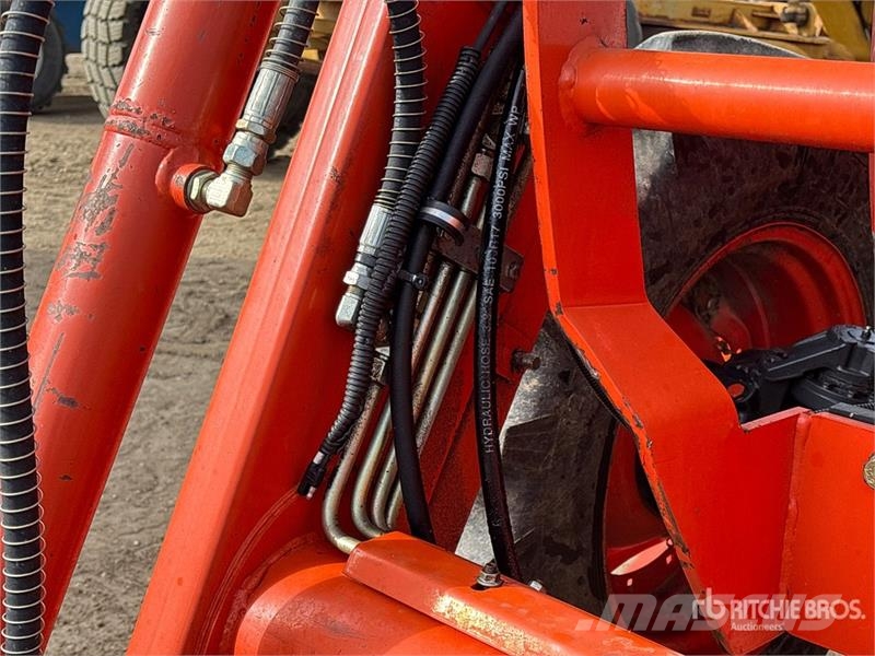 Kioti PX9020 4WD Tractor Traktorit