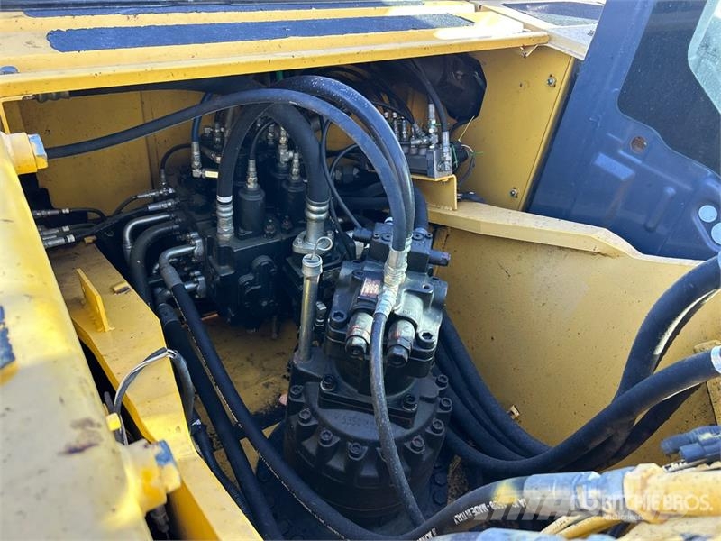 Kobelco SK260-9 Bagri goseničarji