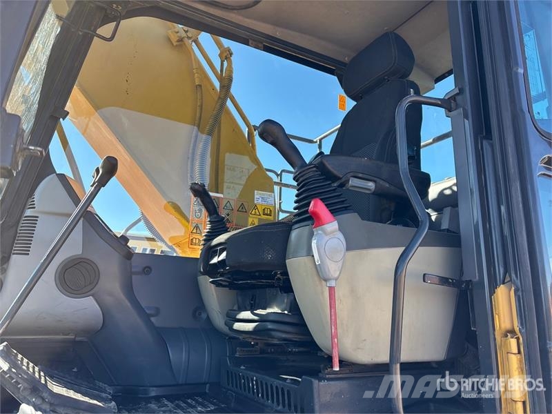 Komatsu 200LC-3 Escavadeiras de esteiras