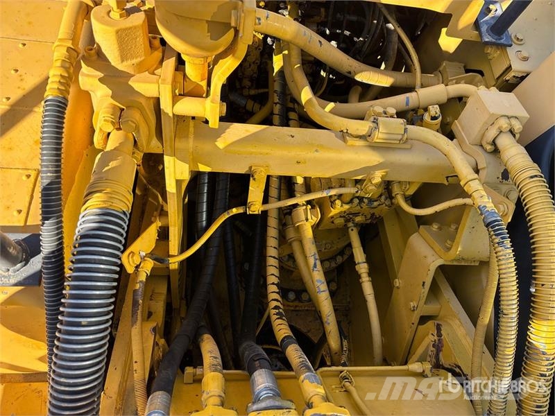 Komatsu 200LC-3 Escavadeiras de esteiras