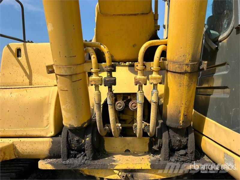 Komatsu 220 Tracked Excavator Beltegraver
