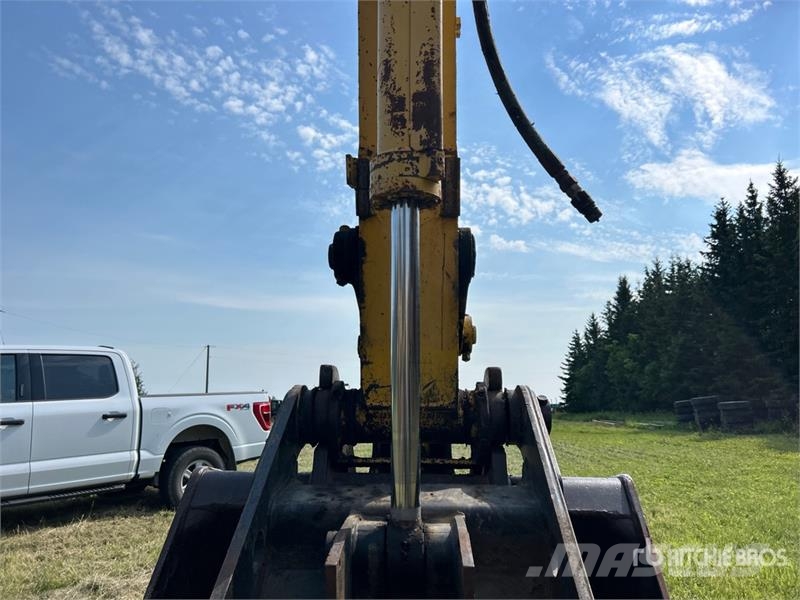 Komatsu 220 Tracked Excavator Beltegraver