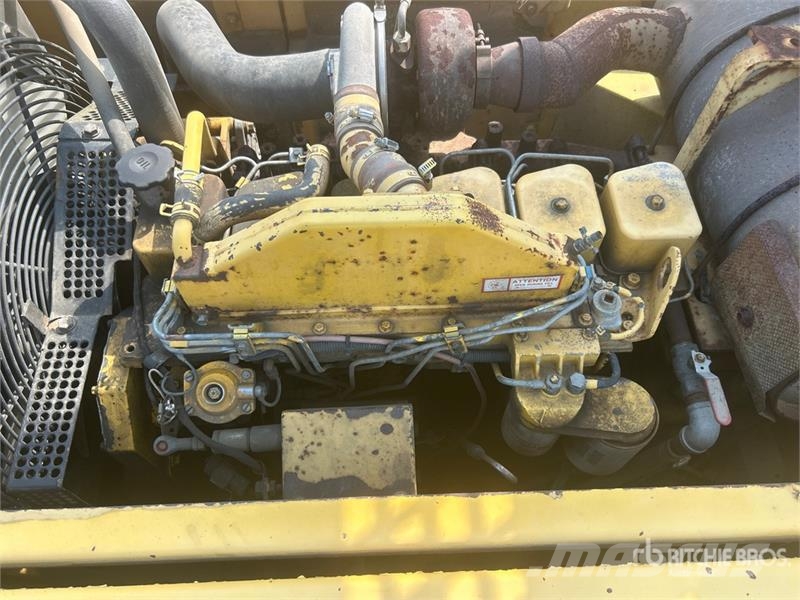 Komatsu 220 Tracked Excavator Beltegraver