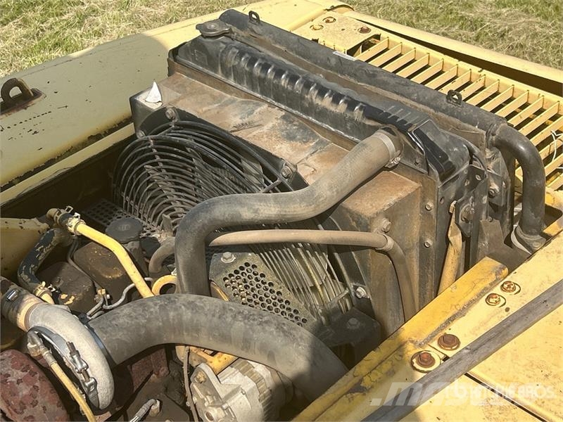 Komatsu 220 Tracked Excavator Beltegraver
