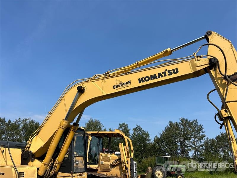 Komatsu 220 Tracked Excavator Beltegraver