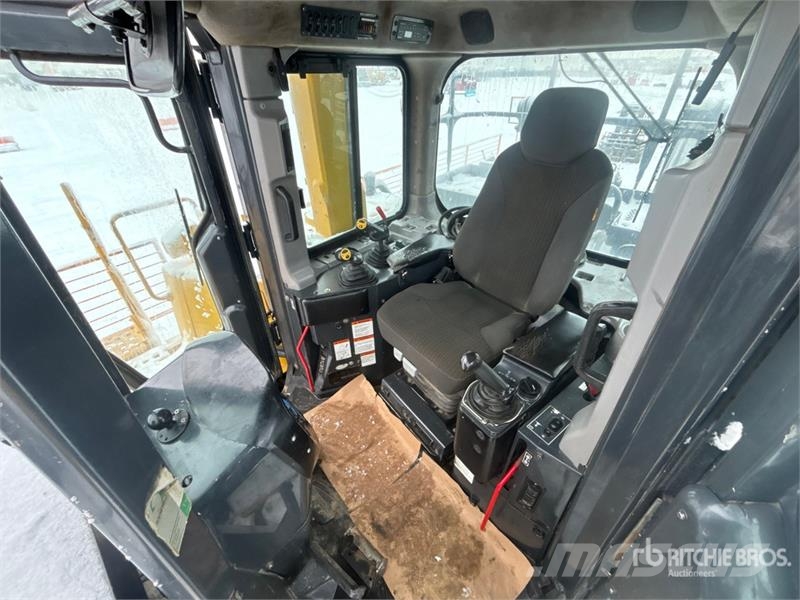 Komatsu D375A-8 Crawler Dozer Гусеничные бульдозеры