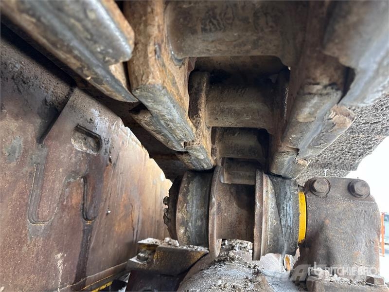 Komatsu D375A-8 Crawler Dozer Гусеничные бульдозеры