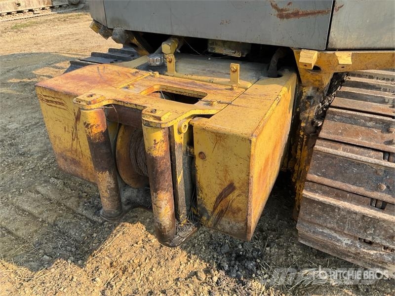 Komatsu D41P-6 Buldožeri guseničari