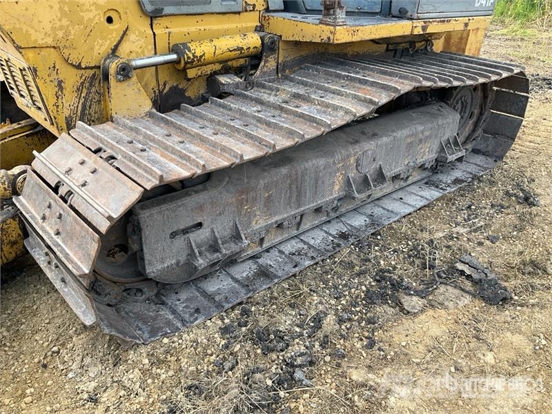 Komatsu D41P-6 Buldožeri guseničari
