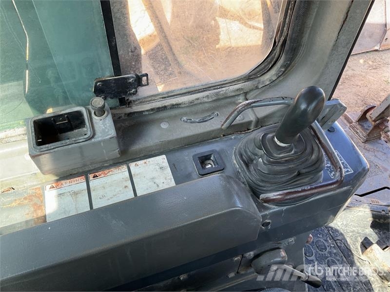 Komatsu D41P-6 Buldožeri guseničari