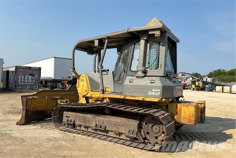 Komatsu D41P-6 Buldožeri guseničari