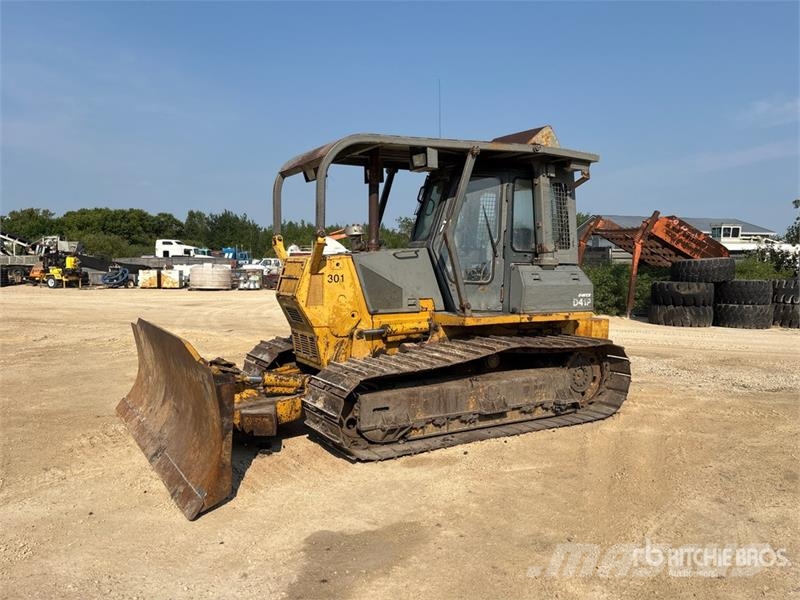 Komatsu D41P-6 Buldožeri guseničari