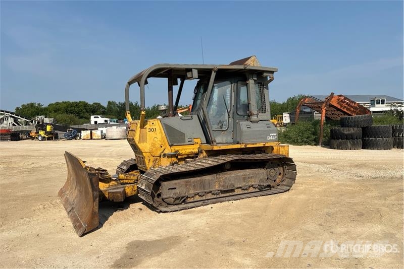 Komatsu D41P-6 Buldožeri guseničari