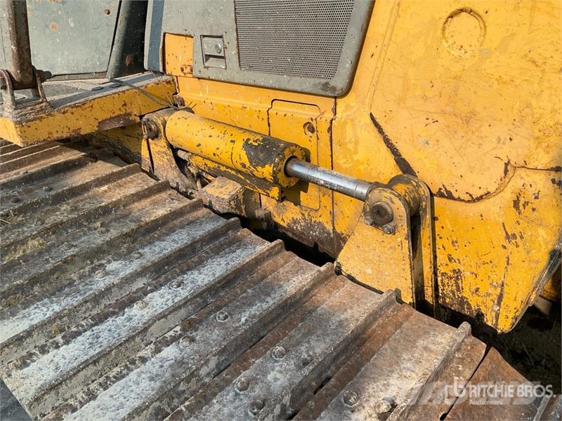 Komatsu D41P-6 Buldožeri guseničari