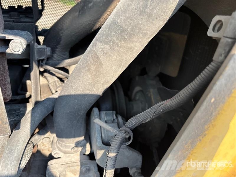 Komatsu D41P-6 Buldožeri guseničari