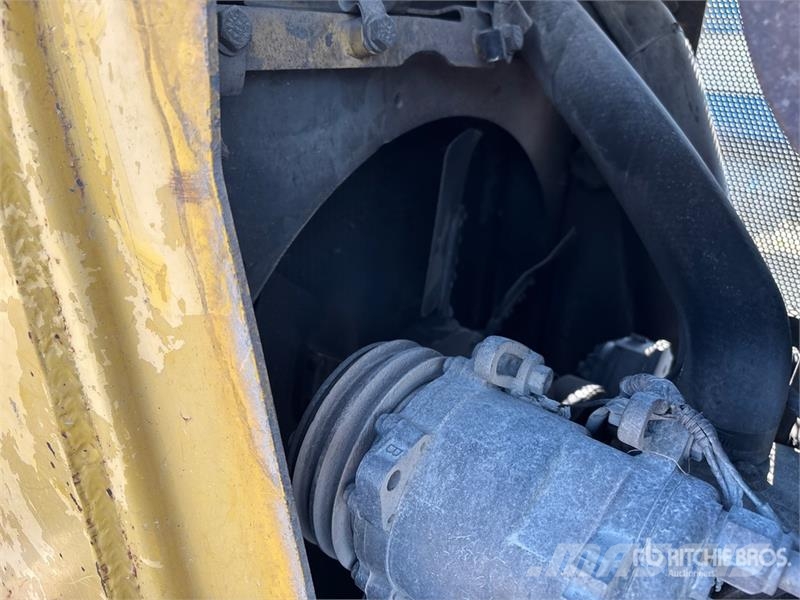 Komatsu D41P-6 Buldožeri guseničari