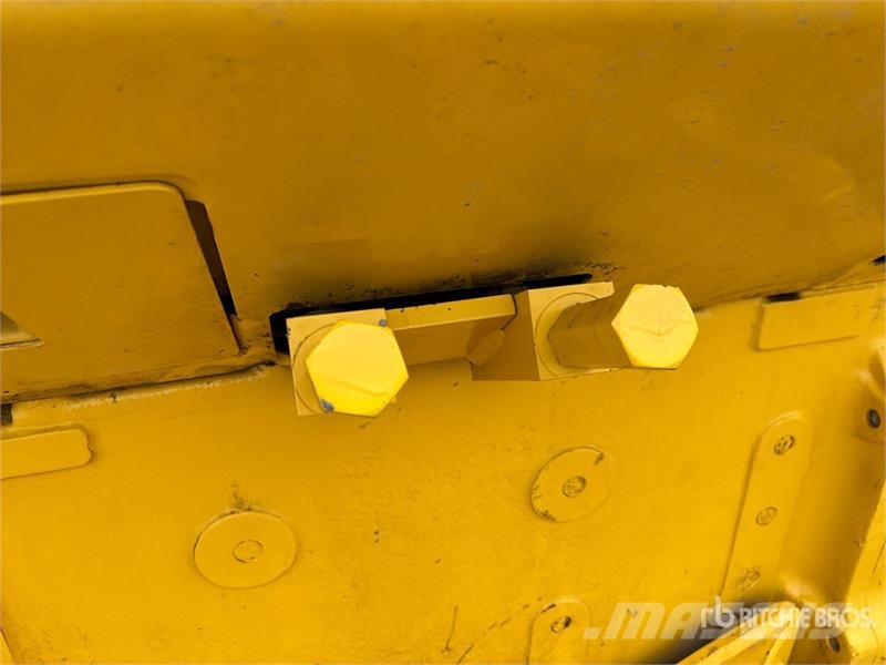 Komatsu D61PX-15E0 Vikšriniai buldozeriai