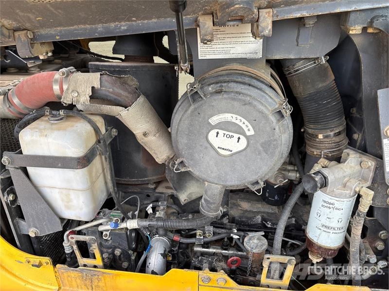 Komatsu D61PX-15E0 Vikšriniai buldozeriai