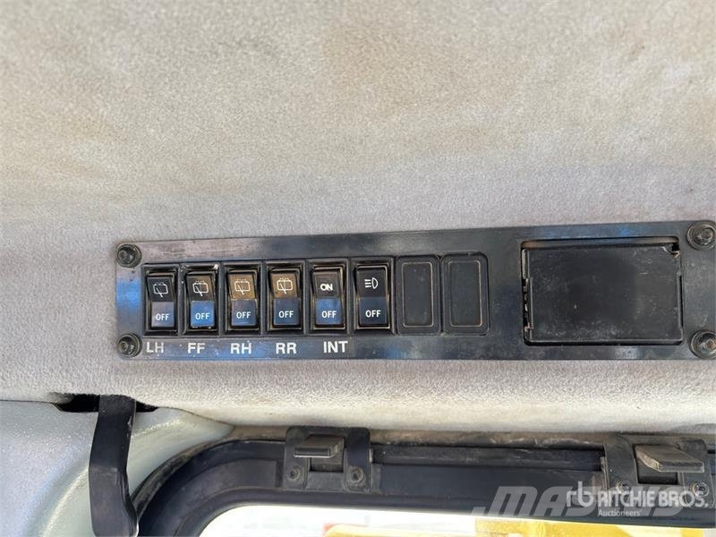 Komatsu D61PX-15E0 Vikšriniai buldozeriai