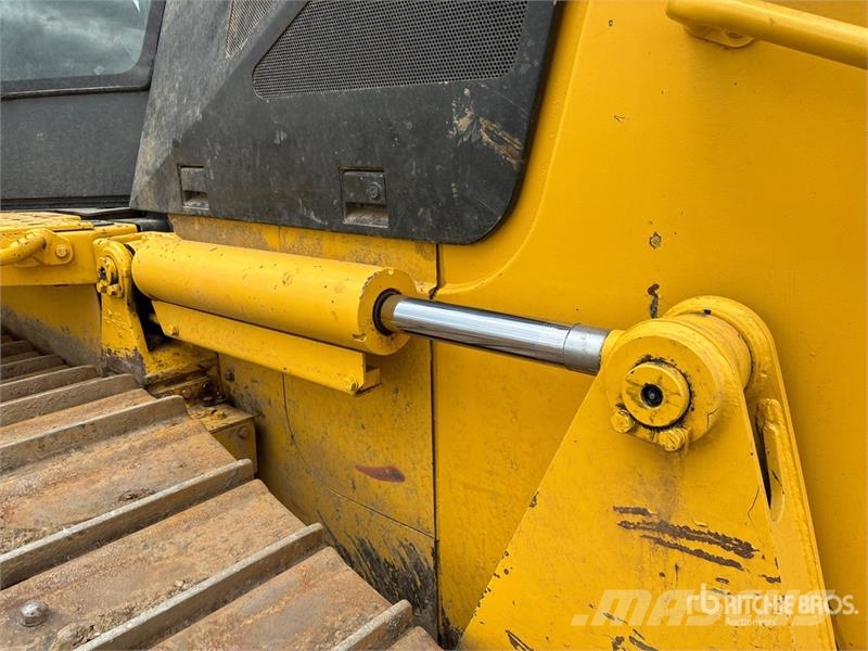 Komatsu D61PX-15E0 Vikšriniai buldozeriai
