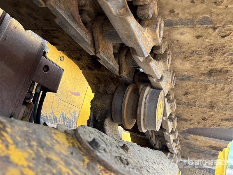 Komatsu D61PX-15E0 Vikšriniai buldozeriai