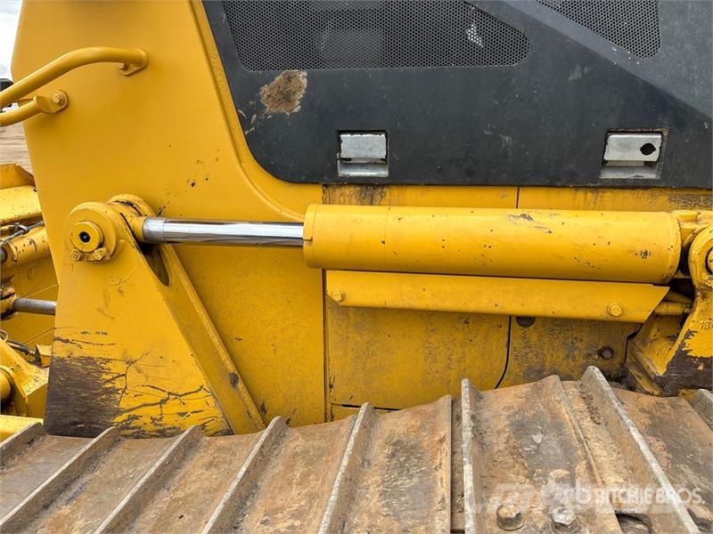Komatsu D61PX-15E0 Vikšriniai buldozeriai