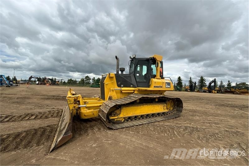 Komatsu D61PX-15E0 Vikšriniai buldozeriai