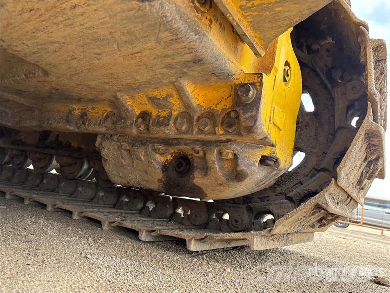 Komatsu D61PX-15E0 Vikšriniai buldozeriai