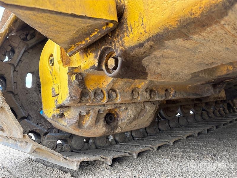 Komatsu D61PX-15E0 Vikšriniai buldozeriai