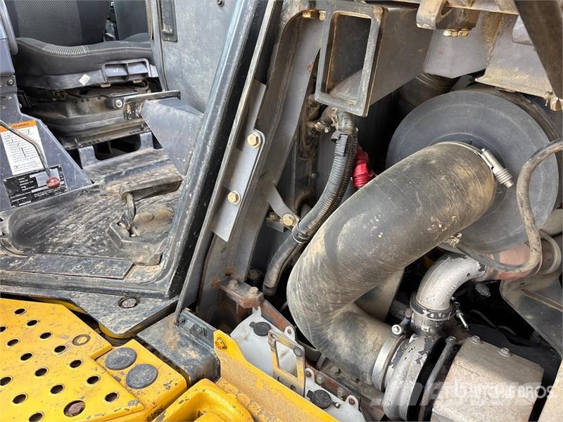 Komatsu D61PX-15E0 Vikšriniai buldozeriai