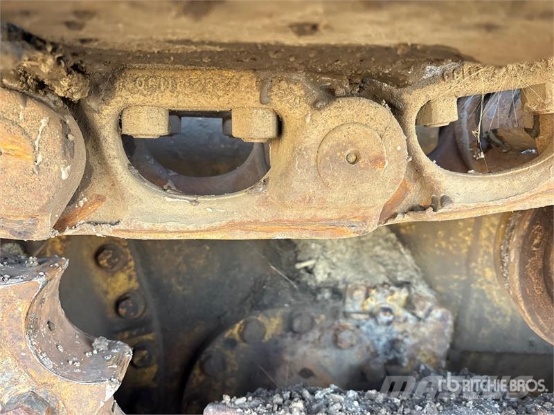 Komatsu D65EX-12 Buldooserid