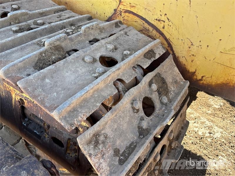 Komatsu D65EX-12 Buldooserid