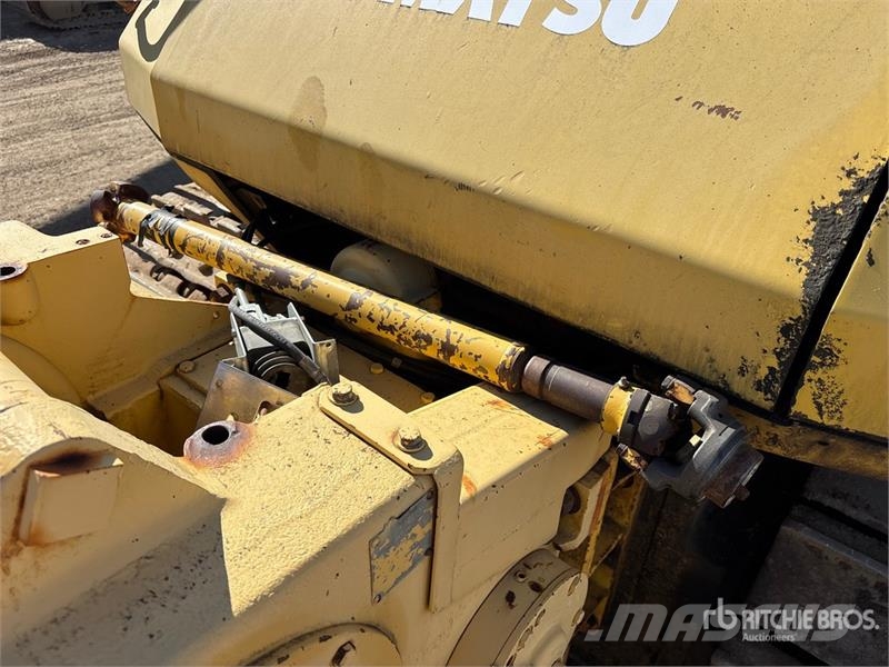 Komatsu D65EX-12 Buldooserid
