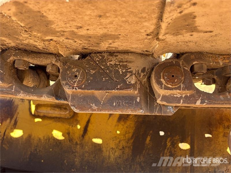 Komatsu D65EX-12 Buldooserid