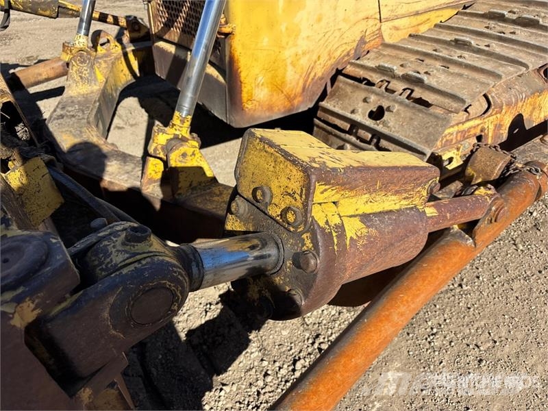 Komatsu D65EX-12 Buldooserid