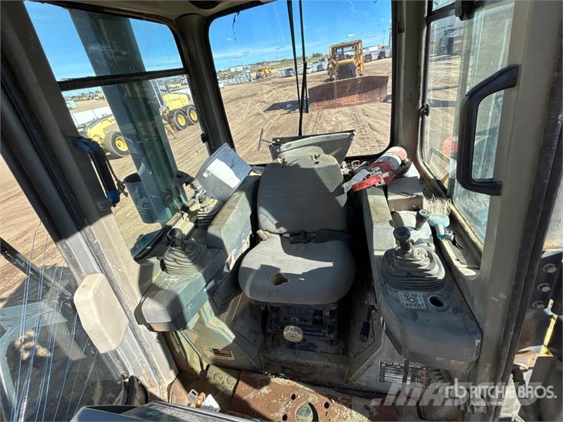 Komatsu D65EX-12 Buldooserid