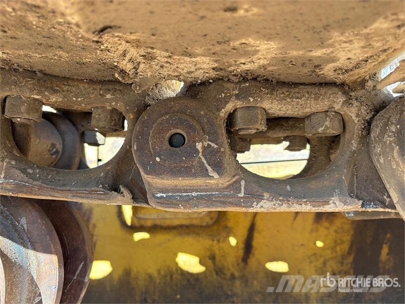 Komatsu D65EX-12 Buldooserid