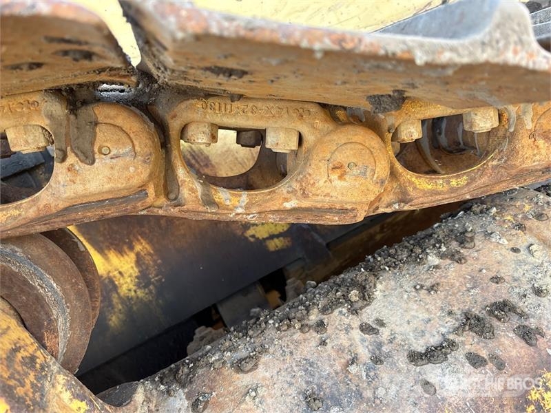 Komatsu D65EX-12 Buldooserid