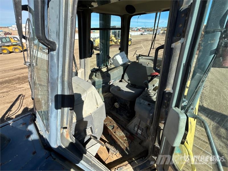 Komatsu D65EX-12 Buldooserid