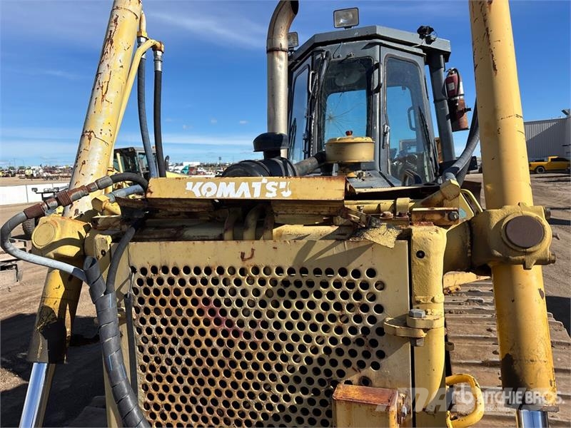 Komatsu D65EX-12 Buldooserid