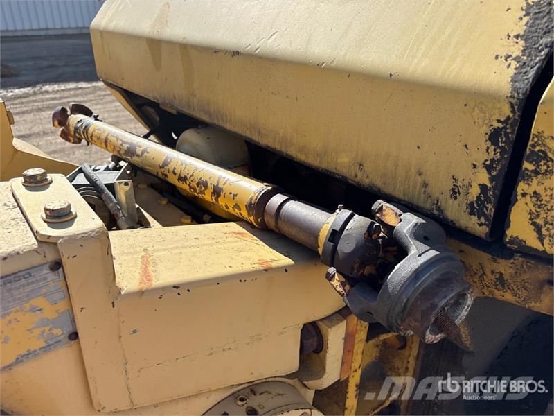 Komatsu D65EX-12 Buldooserid
