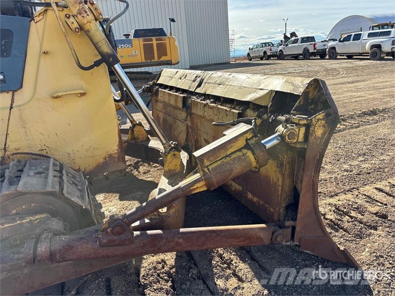 Komatsu D65EX-12 Buldooserid
