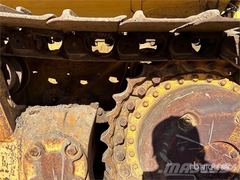 Komatsu D65EX-12 Buldooserid