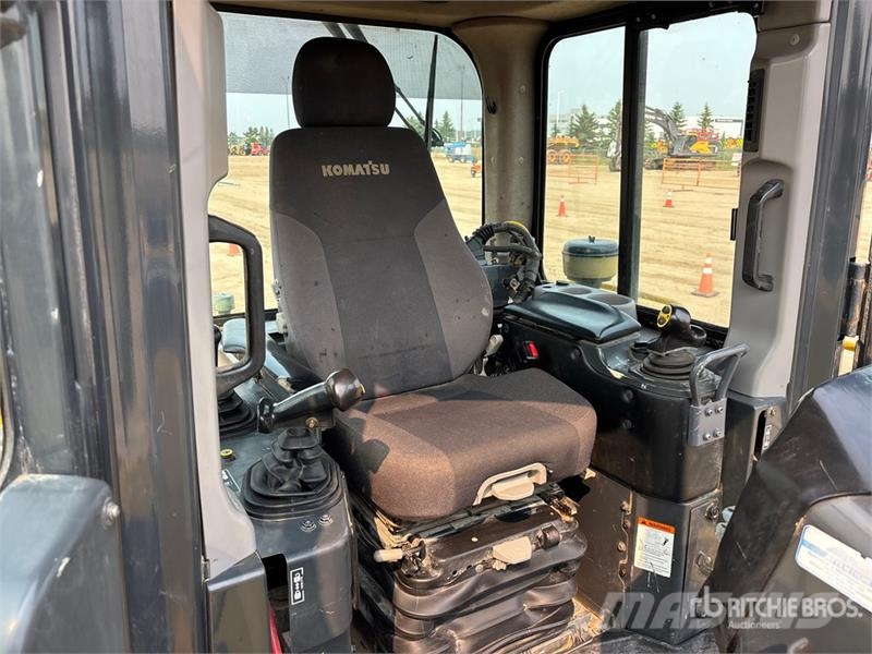 Komatsu D65PX-17 Vikšriniai buldozeriai