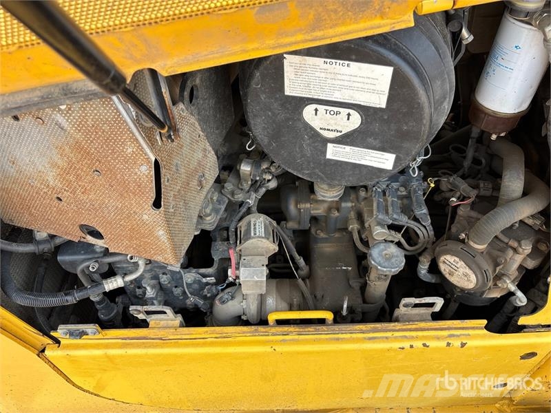 Komatsu D65PX-17 Vikšriniai buldozeriai