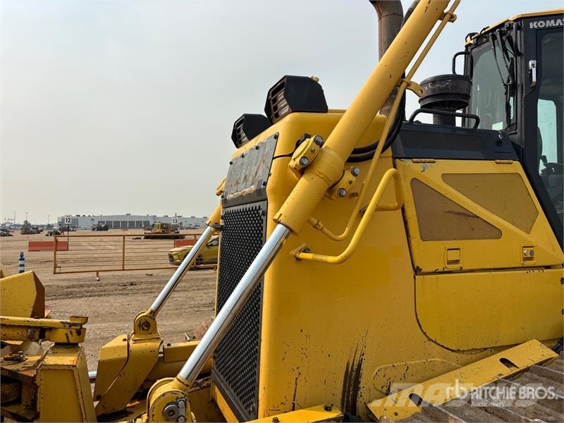 Komatsu D65PX-17 Vikšriniai buldozeriai