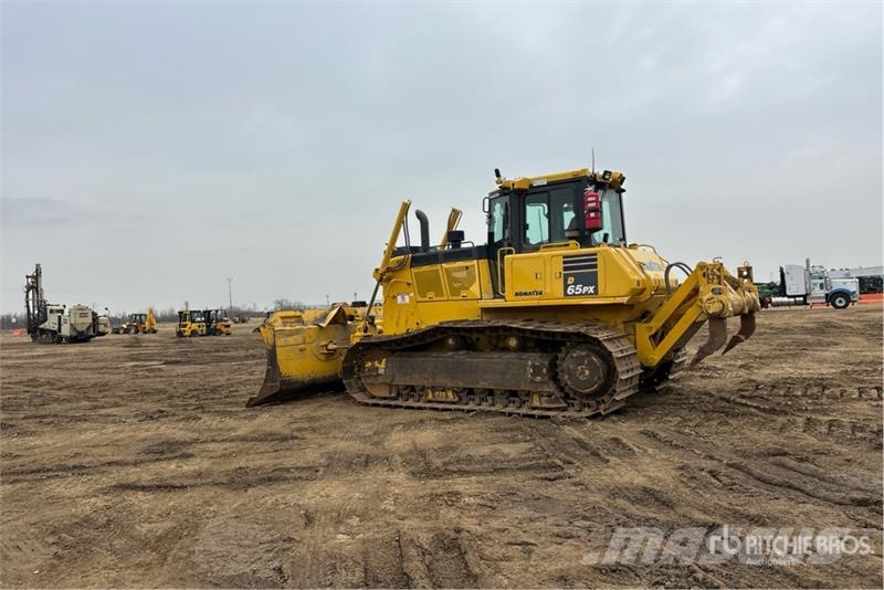 Komatsu D65PX-18 Crawler Dozer Гусеничные бульдозеры